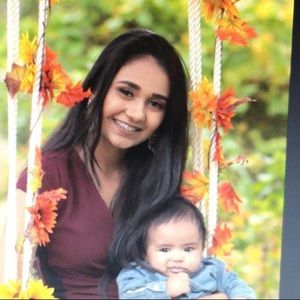 Meet your Posher, Debora